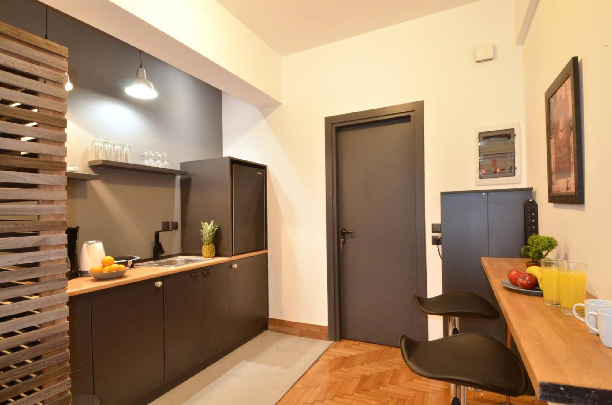 A Modern Rustic Cosy Apartment At The Foot Of Mount Lycabettus Athen Exterior foto