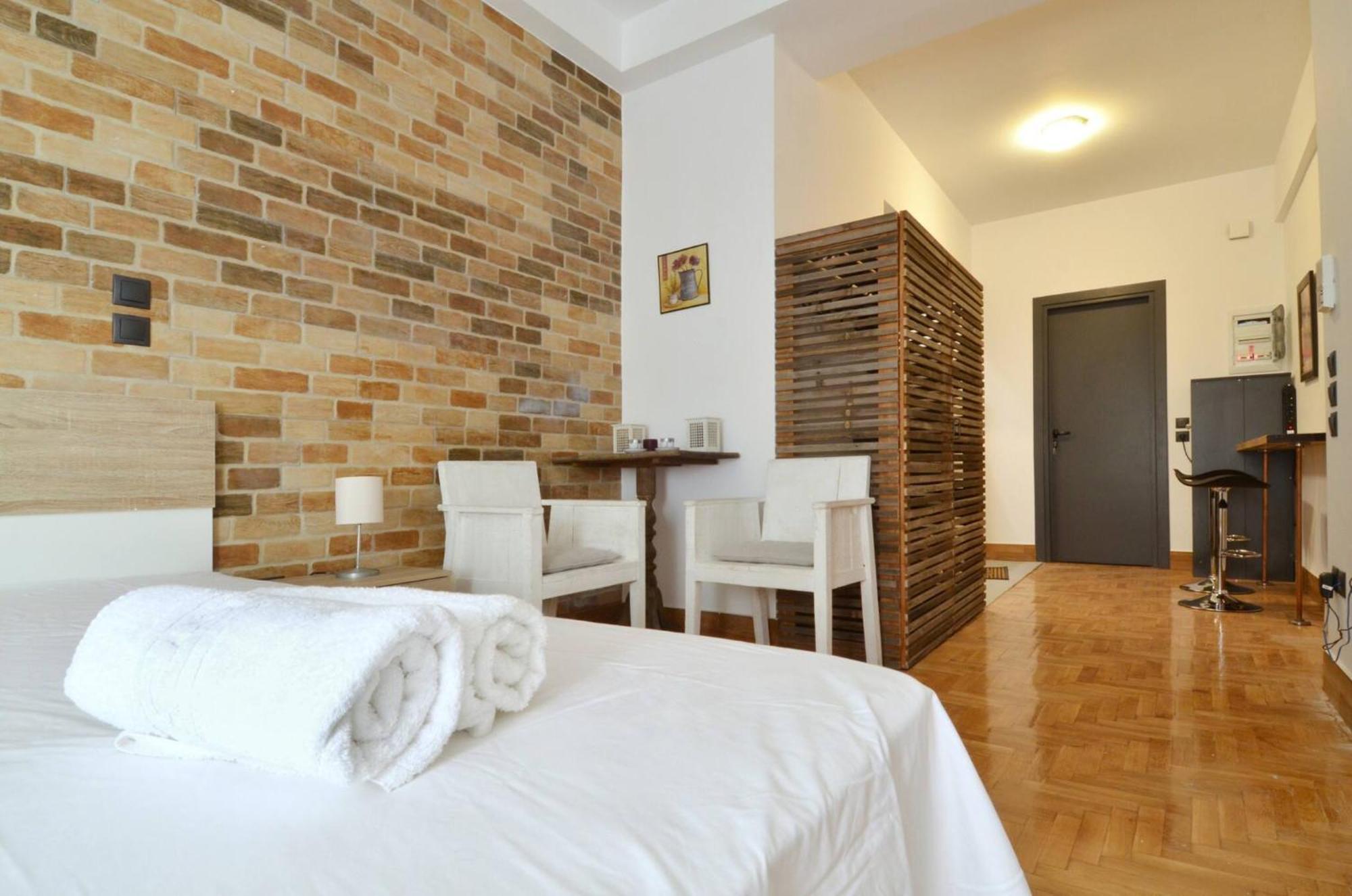 A Modern Rustic Cosy Apartment At The Foot Of Mount Lycabettus Athen Exterior foto