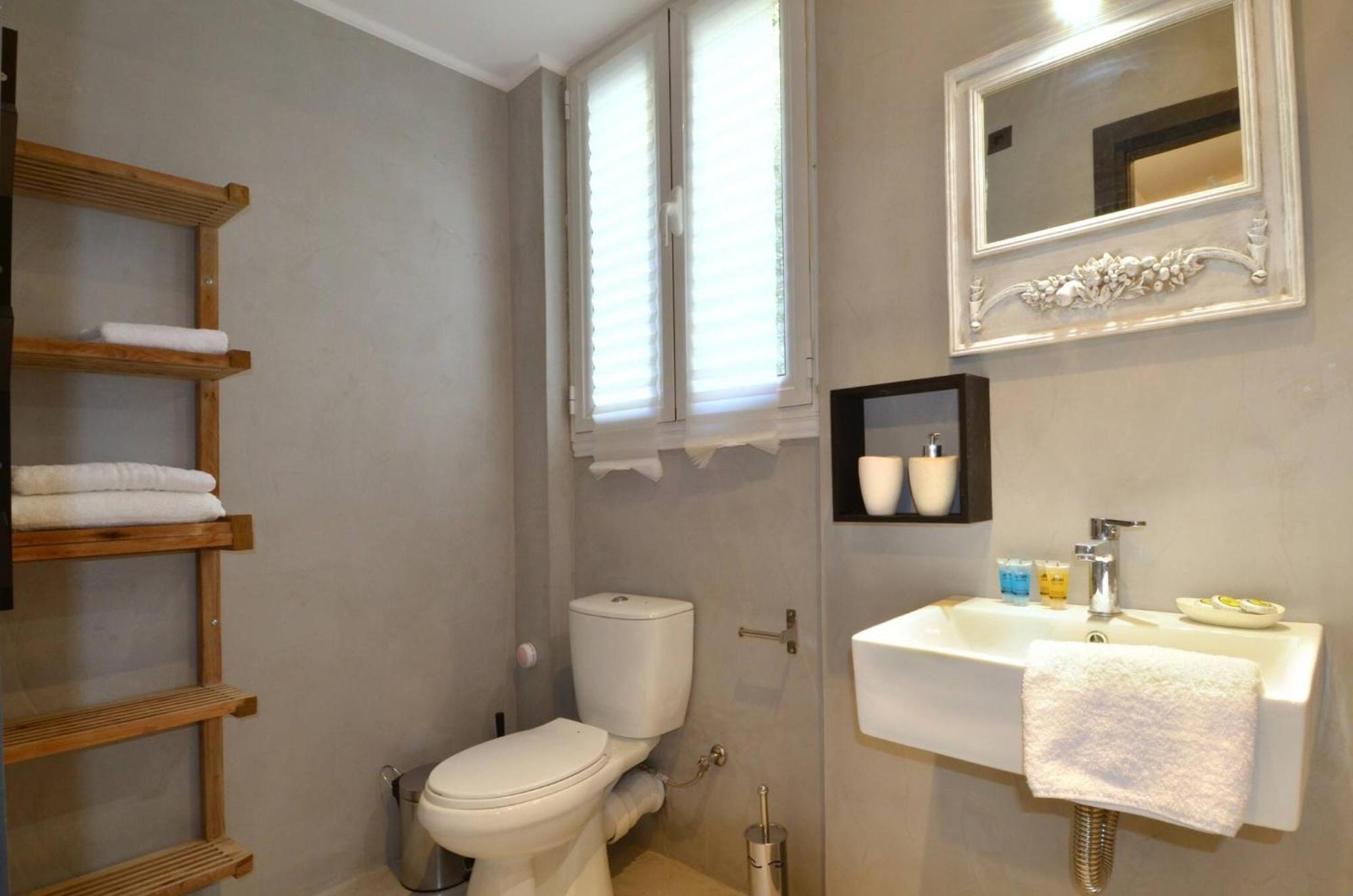 A Modern Rustic Cosy Apartment At The Foot Of Mount Lycabettus Athen Exterior foto