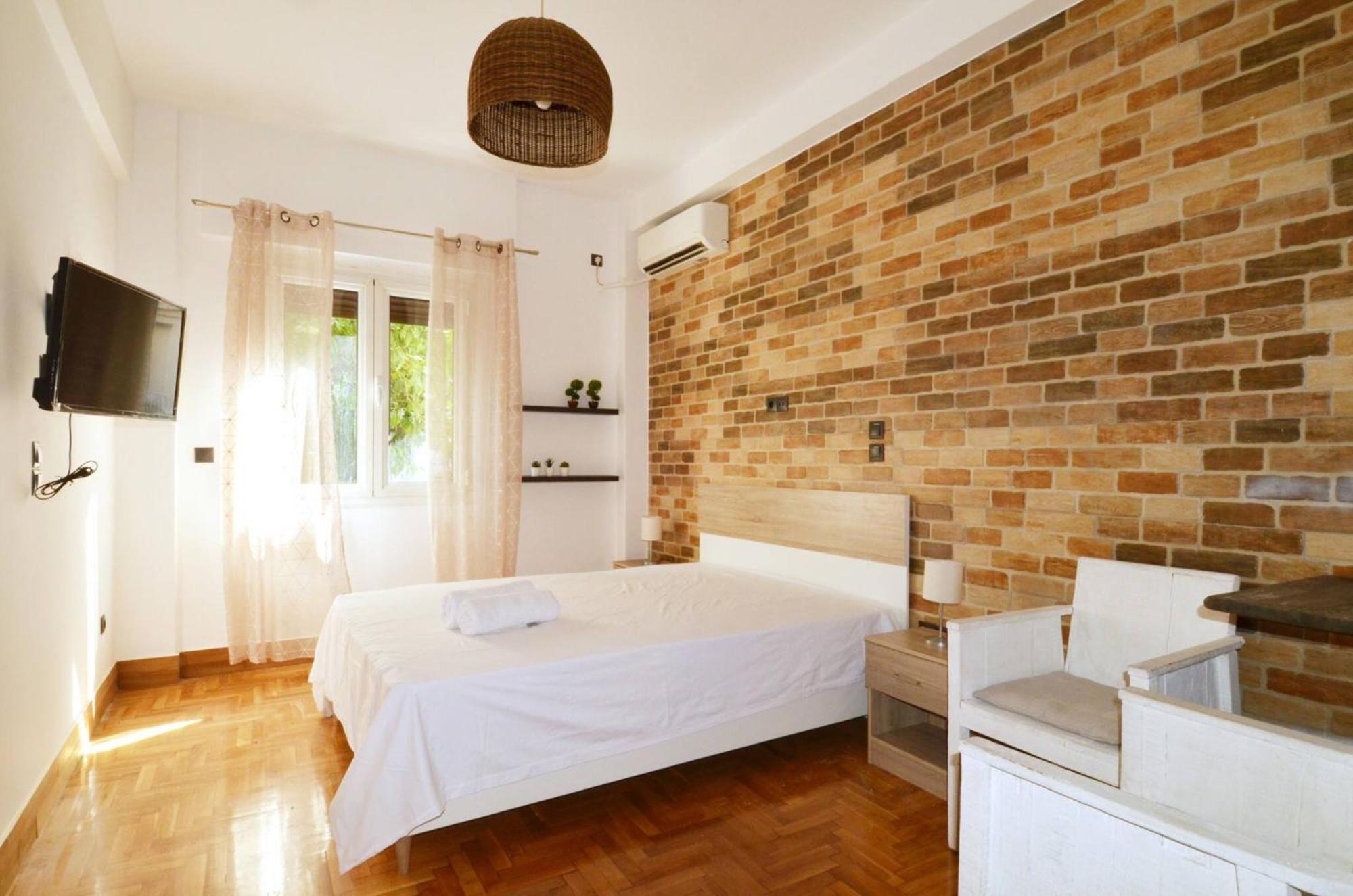 A Modern Rustic Cosy Apartment At The Foot Of Mount Lycabettus Athen Exterior foto